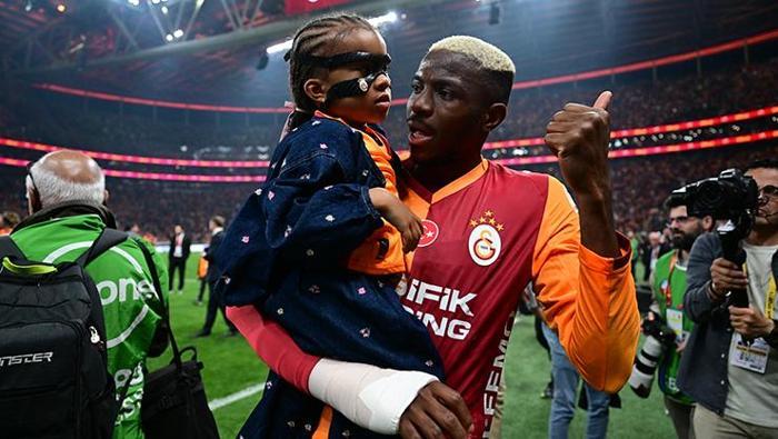 Dünya devleri Osimhen için sırada Galatasaraydan dudak uçuklatan bonservis beklentisi