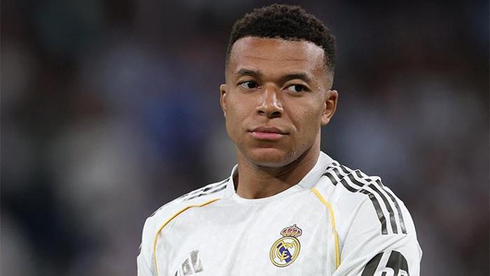 Real Madridde Mbappe krizi Başı büyük belada: Sakatım dedi sevgilisiyle İtalyaya tatile gitti Kötü bir oyuncu