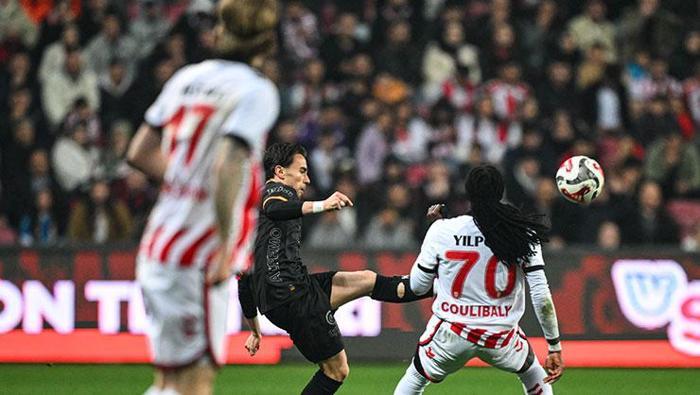 Samsunspor - Galatasaray maçı sonrası usta isimlerden yorumlar Skor 4-1 ama mesaj çok daha ağır