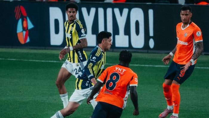 Tepkiler sonrası Edson Alvarezden gece yarısı paylaşımı: Çok özledim