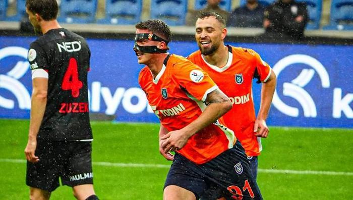 Galatasaraydan transfer taarruzu Osimhenin arkasına Türk forvet: 3 yerli oyuncu listede