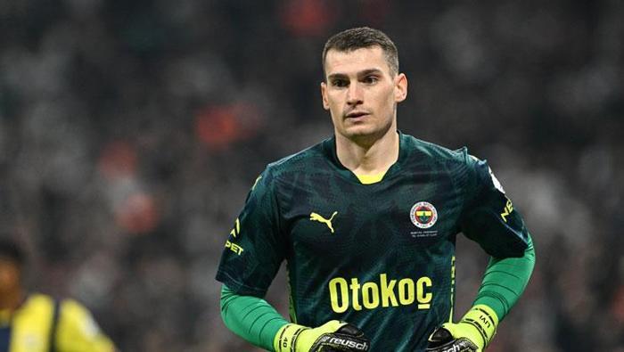 CRYSTAL PALACEDEN LIVAKOVİC BOMBASI