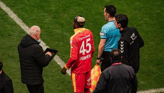 Galatasaray, Osimhen kapısını sert kapattı İlk teklif geldi: Avrupa devinin teklifine şok hamle