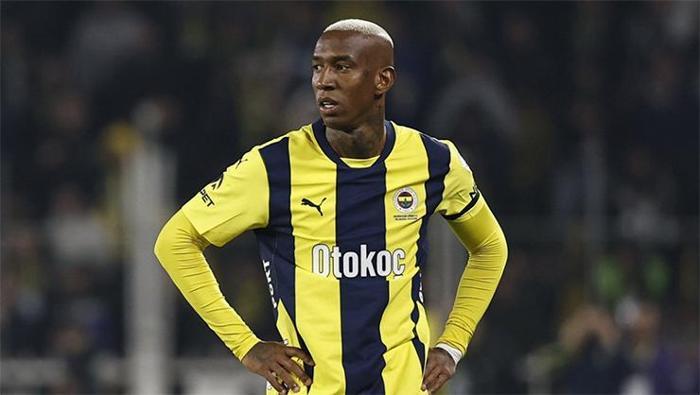 Fenerbahçeli Anderson Talisca tek başına silahlı çeteyi çökertti