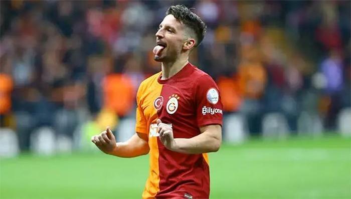 MERTENSİN KARİYERİ