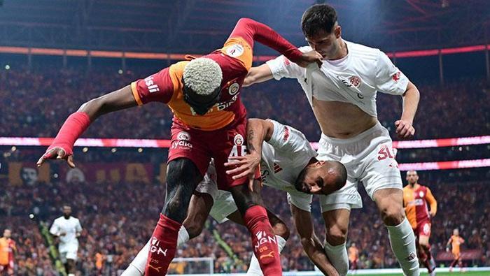 Deniz Çobandan Galatasaray - Antalyaspor maçı sonrası hakem yorumu Maçın önüne geçti