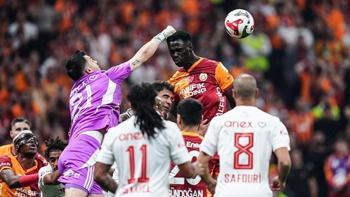 Deniz Çobandan Galatasaray - Antalyaspor maçı sonrası hakem yorumu Maçın önüne geçti