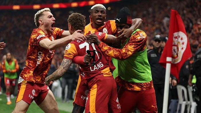 CALCIO MERCATO: G.SARAYDAN KALP DAYANMAZ ŞAMPİYONLUK