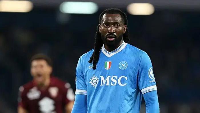 Galatasaraydan orta saha operasyonu Napolinin kapısı bir kez daha çalınacak