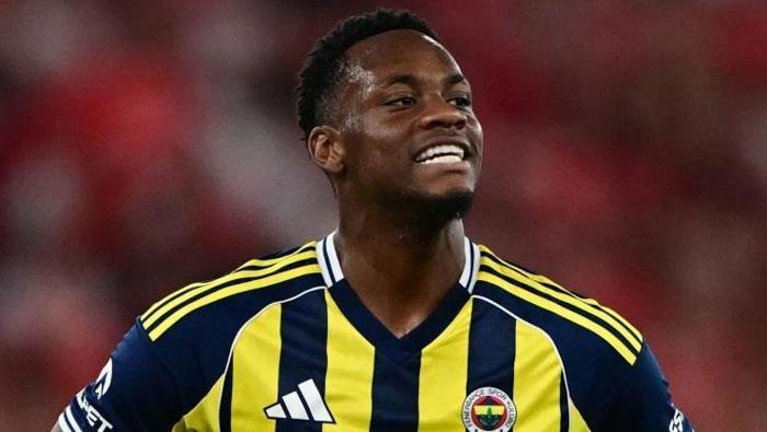 GALATASARAYIN GÖNDERİSİNİ BEĞENDİ