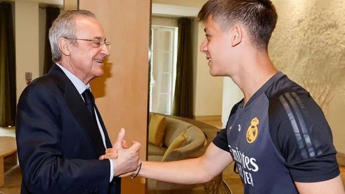 Ayın değil Real Madridde sezonun oyuncusu Arda Gülere Dünya Kupası öncesi büyük moral