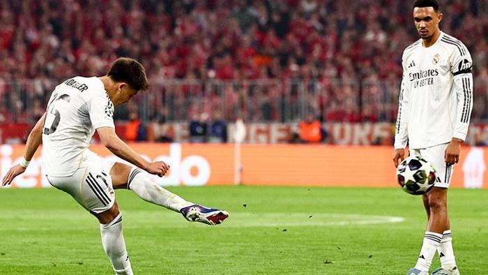 Ayın değil Real Madridde sezonun oyuncusu Arda Gülere Dünya Kupası öncesi büyük moral