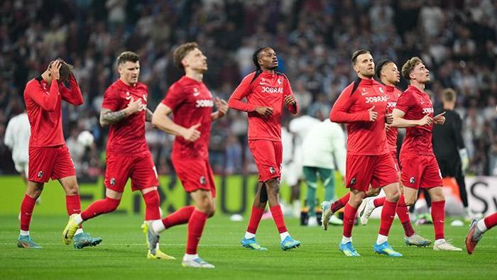 Avrupa Liginde şampiyon Aston Villa: Şeytanın bacağını İstanbulda kırdı | Buendiadan tarihi gol Prens William tribünde