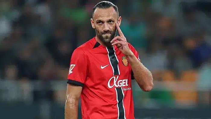 Tarih tekerrür ediyor Galatasaray ve Fenerbahçe Vedat Muriqi için yine karşı karşıya
