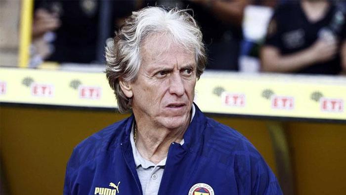 FLAMENGO PEŞİNDE