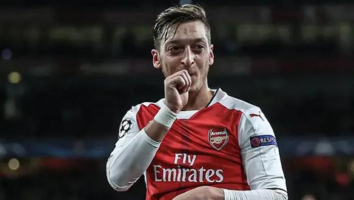 MESUT ÖZİLİN KARİYERİ