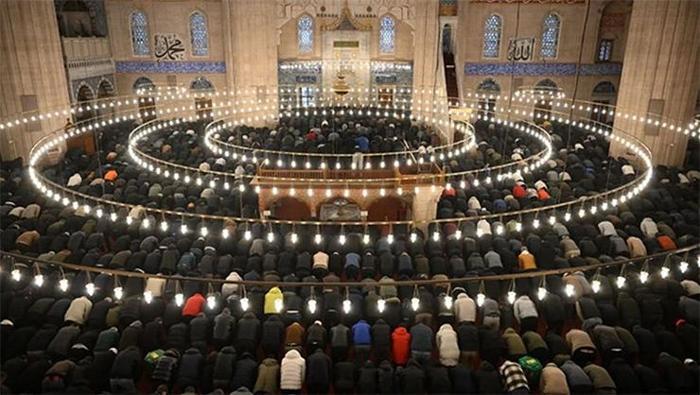 BAYRAM NAMAZI NASIL KILINIR KAÇ REKATTIR