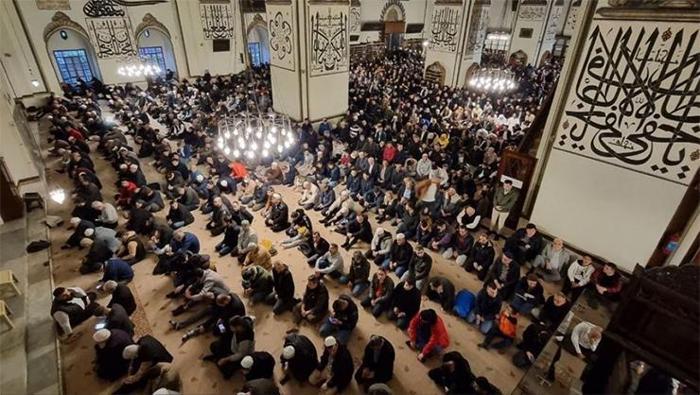 İstanbul Bayram Namazı Saati 2026 | İstanbulda Kurban Bayramı Namazı Saat Kaçta, Ne Zaman Kılınacak Diyanet Bayram Namazı Vakti