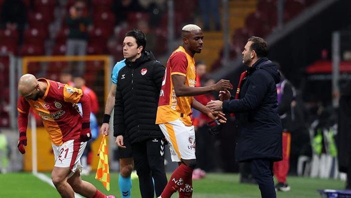 Osimhen, Galatasaraya istemeyerek transfer oldu Patrice Evradan tepki çekecek sözler: United harekete geçmeli