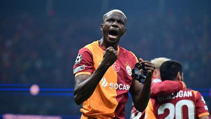 Osimhen, Galatasaraya istemeyerek transfer oldu Patrice Evradan tepki çekecek sözler: United harekete geçmeli