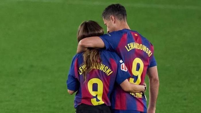 EŞİ TRANSFER AÇIKLADI Robert Lewandowskide flaş gelişme