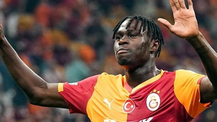 Galatasaraydan transferde sürpriz takas Napoli ile anlaşılacak