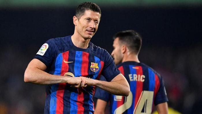 Fenerbahçe bombayı patlattı Hakan Safi Lewandowski ile anlaştı işte sözleşme şartları