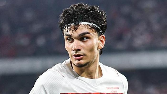 Galatasaraya kötü haber Frankfurt Can Uzun kararını verdi