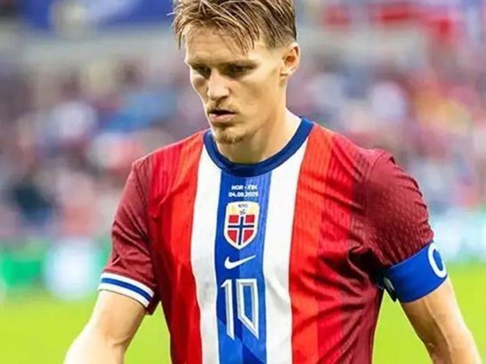 38 - Martin Odegaard