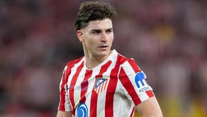 37 - Julian Alvarez