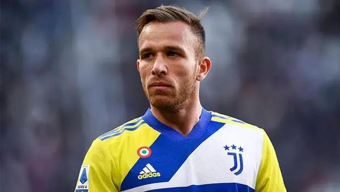 Beşiktaş Juventusun yıldızının peşinde Italianodan özel transfer isteği
