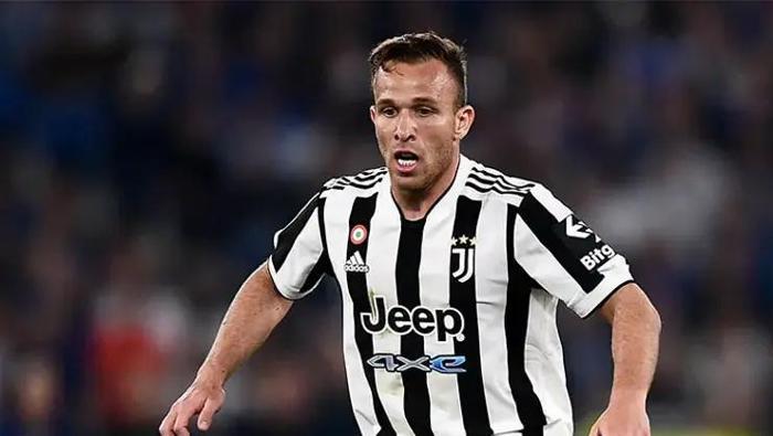 Beşiktaş Juventusun yıldızının peşinde Italianodan özel transfer isteği