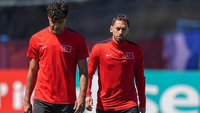 Avustralya maçına saatler kala Montella kötü haberi verdi Arda Güler, Kenan Yıldız, Hakan Çalhanoğlu Kafamda soru işaretleri var
