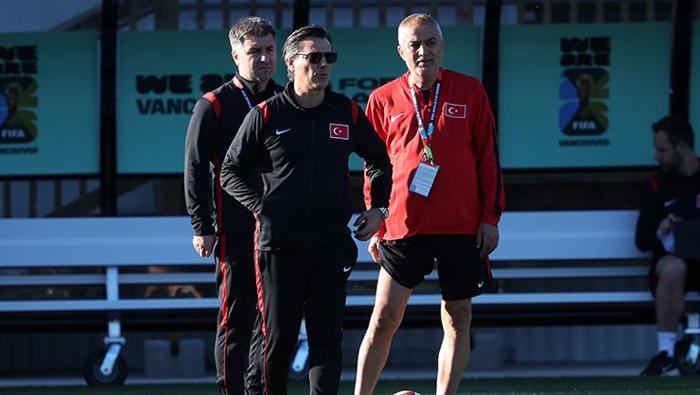 Avustralya maçına saatler kala Montella kötü haberi verdi Arda Güler, Kenan Yıldız, Hakan Çalhanoğlu Kafamda soru işaretleri var