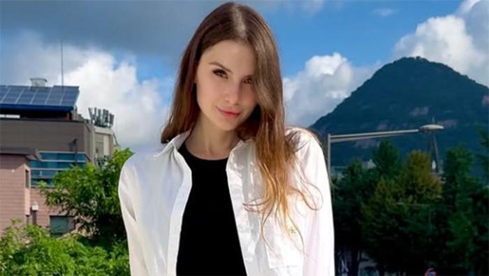 Arda Güler hayranı Rus Model Svetlana iş başında Türkiye forması giyip, paylaştı