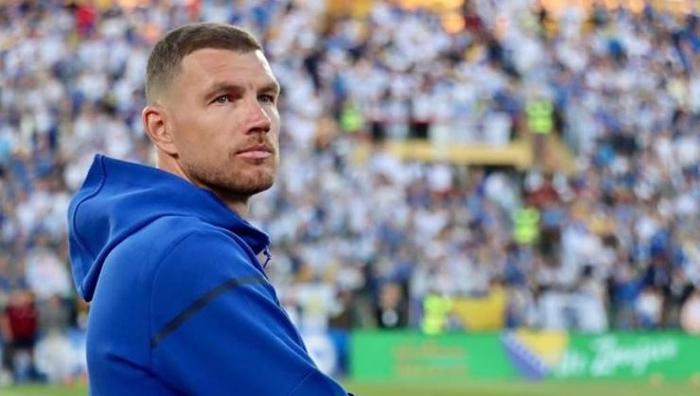 Edin Dzeko için transfer açıklaması geldi Teknik direktör bizzat duyurdu