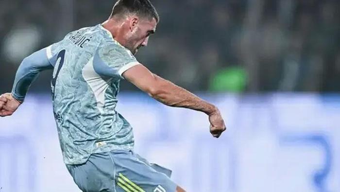 Beşiktaşa Vlahovic müjdesi Transferde dev operasyon