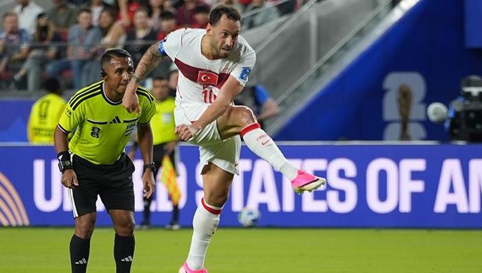 Hakan Çalhanoğlundan beklenen açıklama Türkiyeye döner dönmez paylaştı