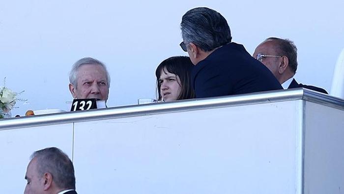 100. Gazi Koşusuna spor dünyası akın etti Aziz Yıldırım ve Serdal Adalı yan yana...