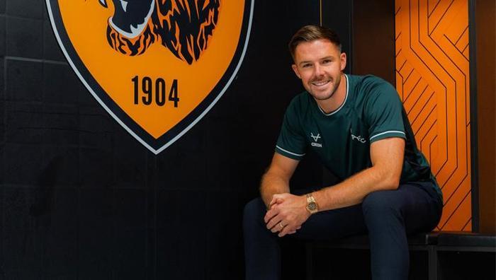 Jack Butland --> Hull City