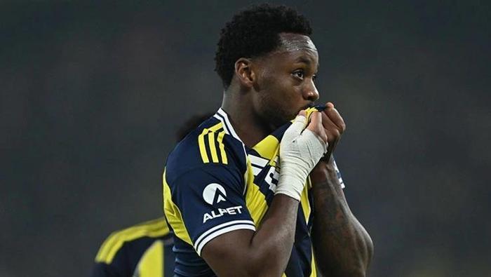Galatasarayda Jhon Duran transferi tamamlanıyor Pazarlıklarda sona gelindi