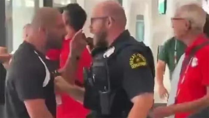ABDden bir Dünya Kupası rezaleti daha Mısır Milli Takımı kafilesine polis şiddeti: Kafa kafaya geldiler