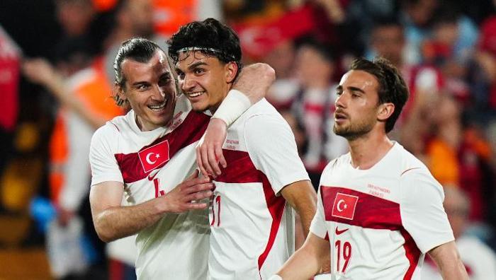 CAN UZUN TEKLİFİ KABUL ETTİ
