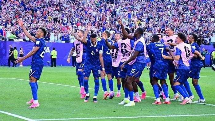 Fransa-Paraguay: Saha ringe döndü yumruk ve tekmeler havada uçuştu Mbappe çıldırdı Pisleşmemiz gerekiyorsa pisleşiriz