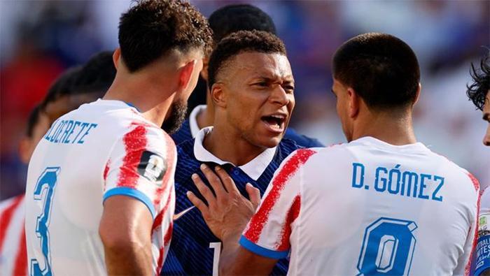 Fransa-Paraguay: Saha ringe döndü yumruk ve tekmeler havada uçuştu Mbappe çıldırdı Pisleşmemiz gerekiyorsa pisleşiriz