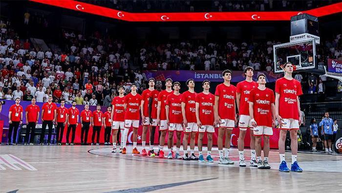 Ömer Kutluayın çabası bu kez yetmedi, Milliler Sırbistana mağlup oldu Demet Şener ve İbrahim Kutluaydan gurur dolu paylaşım