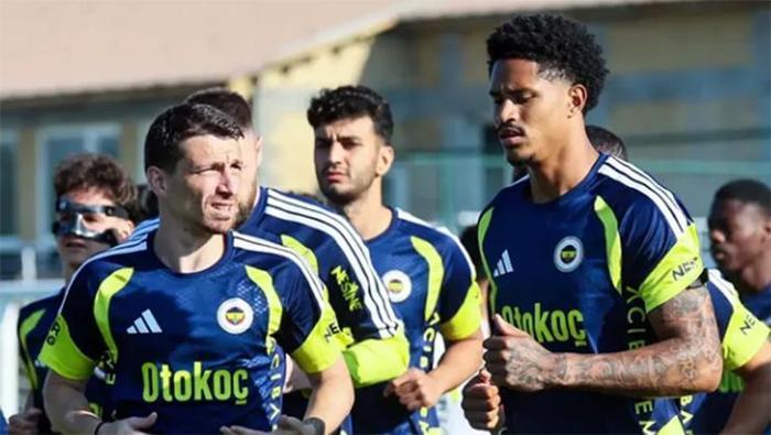 Fenerbahçeden Oosterwolde için son karar Gidiyor mu, kalıyor mu
