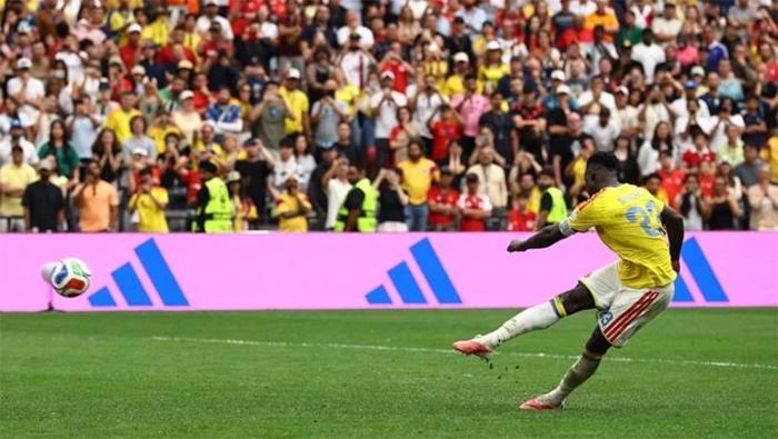Davinson Sanchez penaltı kaçırdı, gözyaşlarını tutamadı Kaderin kendisine kurduğu oyun
