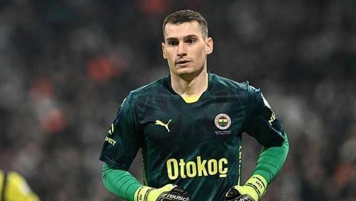 Fenerbahçede ilk ayrılık resmileşiyor İşte bonservis bedeli...