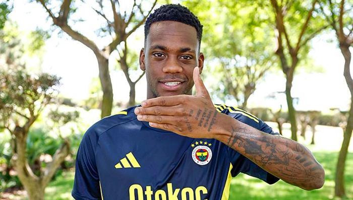Jhon Duran resmi imzaya kaldı Galatasaraydan haber bekliyor